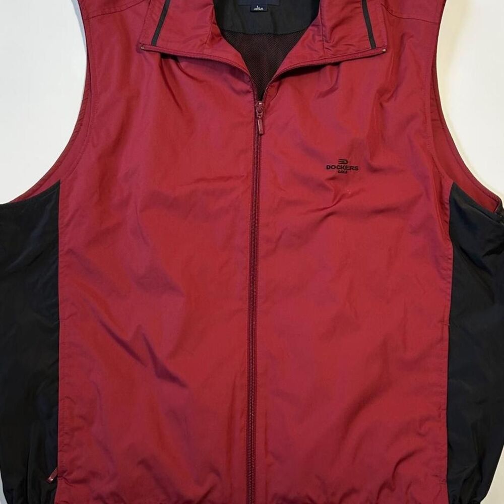 Dockers Men’s red golf vest with mesh design